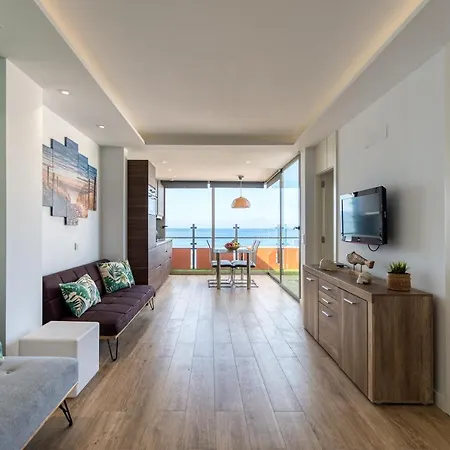 Relax Over The Sea דירה *